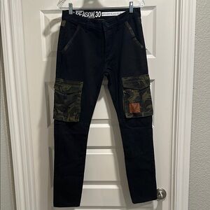 Reason 30 Men's Cargo Pants in Black and Camouflage